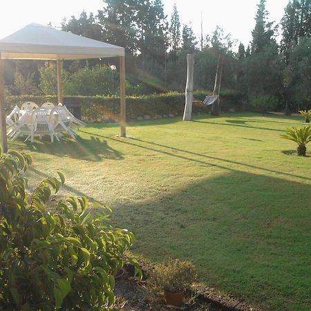 Al Sole Di Pula Bed & Breakfast Exterior photo