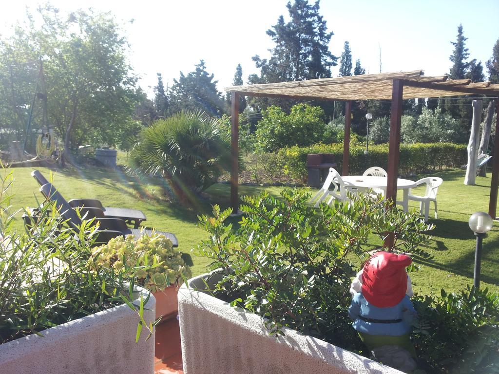 Al Sole Di Pula Bed & Breakfast Exterior photo