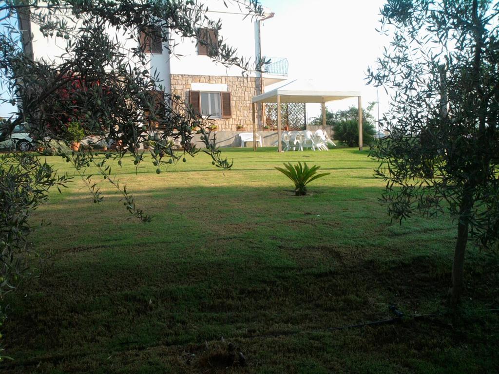 Al Sole Di Pula Bed & Breakfast Exterior photo