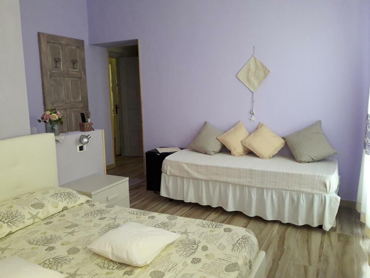 Al Sole Di Pula Bed & Breakfast Exterior photo